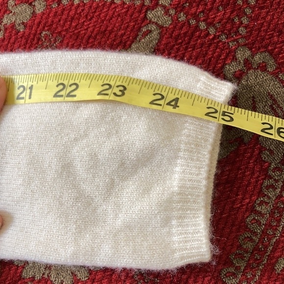 Unbranded ivory cashmere sweater Small. As is - Picture 7 of 8